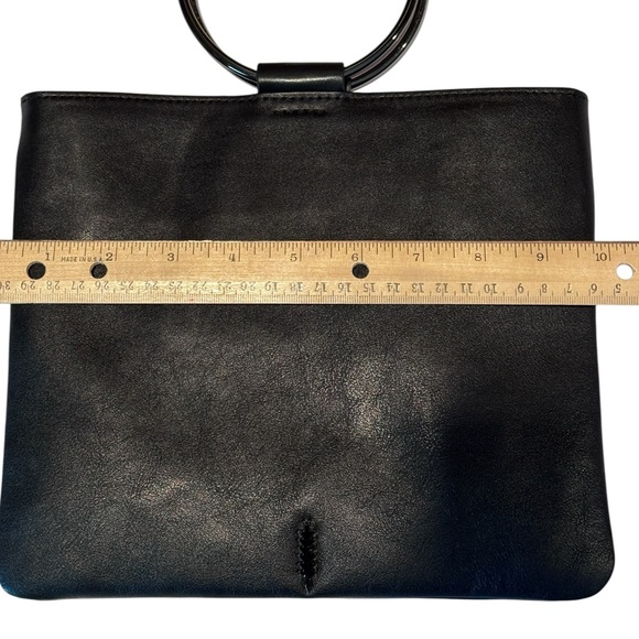 Thacker
Leather Le Pouch Bangle - Picture 4 of 8